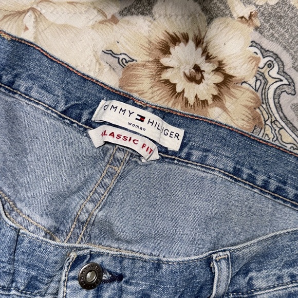 TOMMY HILFIGER CLASSIC FIT JEANS - Picture 4 of 6